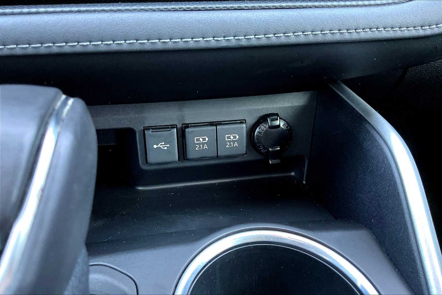 2021 Toyota Highlander XLE photo 30
