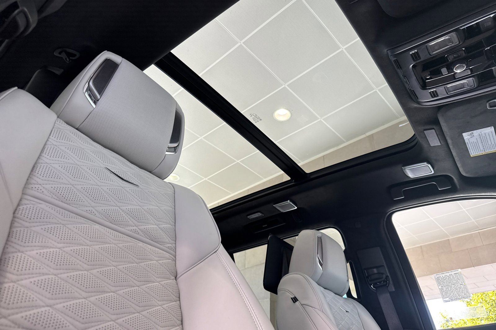 2025 Cadillac Escalade ESV Sport Platinum photo 16