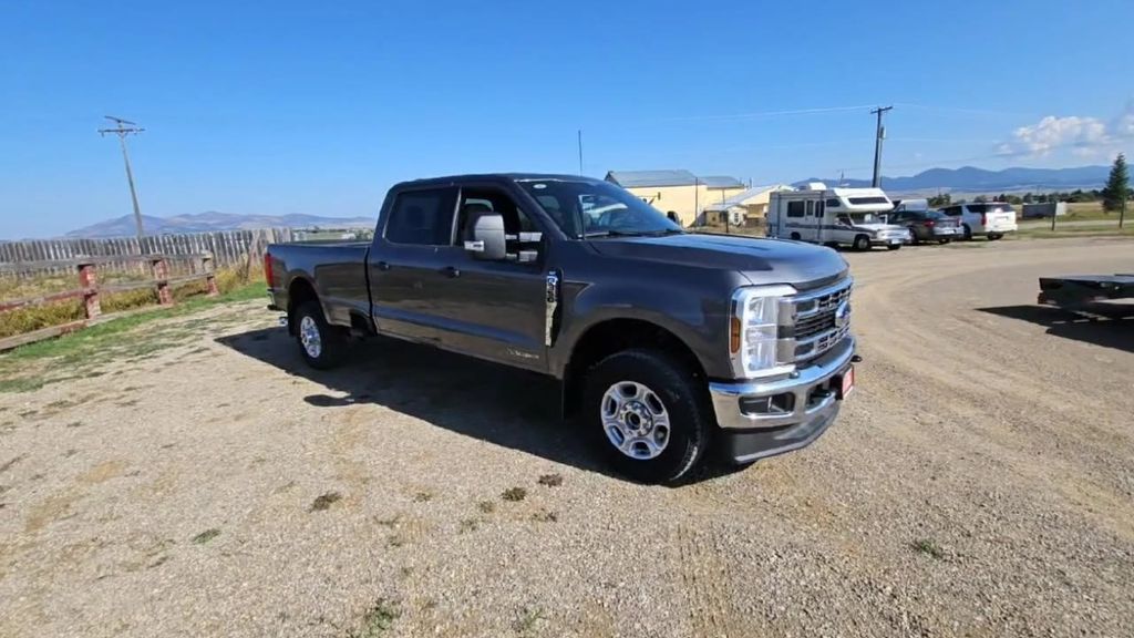 2025 Ford F-350 photo 2