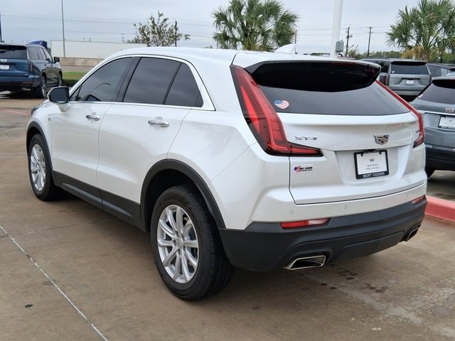 2023 Cadillac XT4 Luxury photo 2