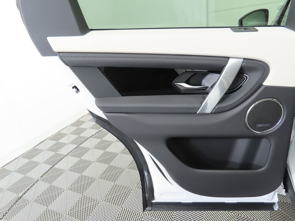 2025 Land Rover Discovery Sport S photo 25