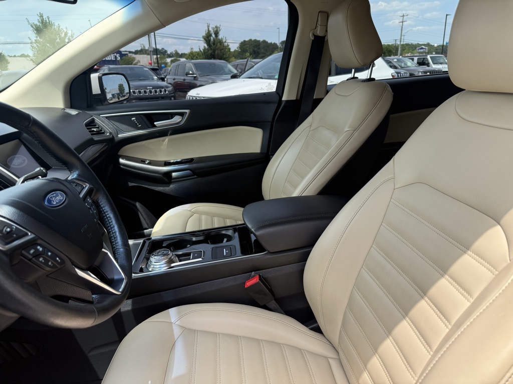 2020 Ford Edge SEL photo 13