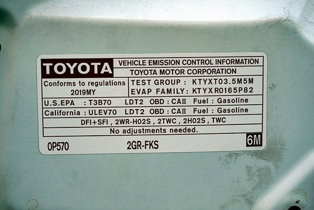 Used 2019  Toyota SE image 37