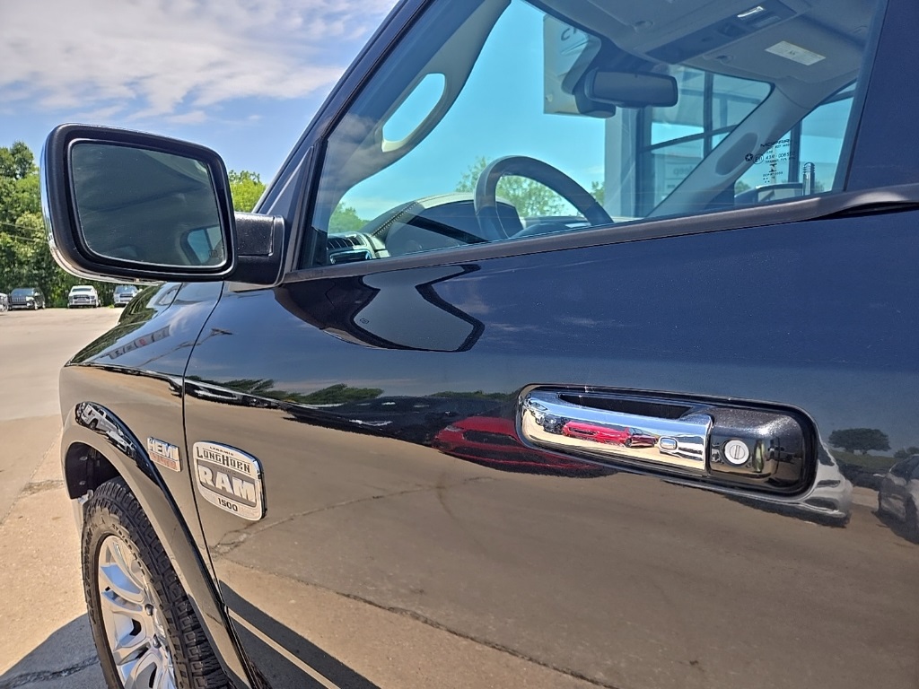 2017 Ram 1500 Laramie photo 34
