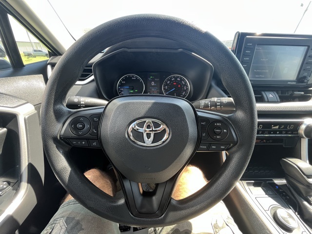 2022 Toyota RAV4 Hybrid XLE photo 11
