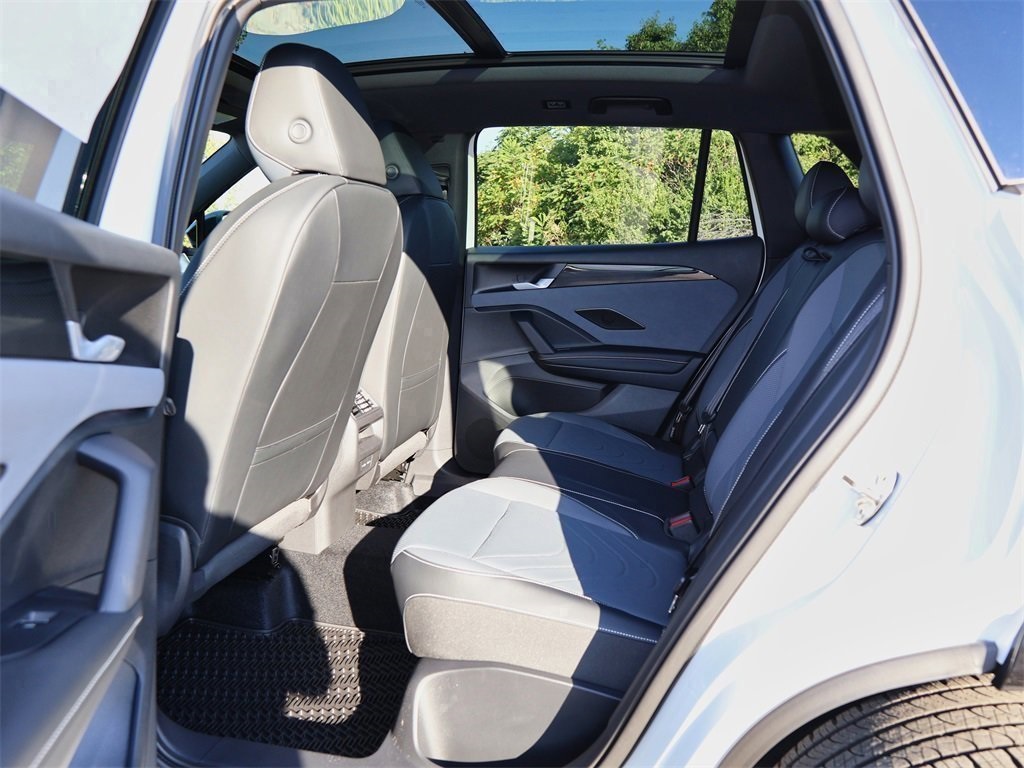 2025 Volkswagen Tiguan SE R-Line Black photo 15