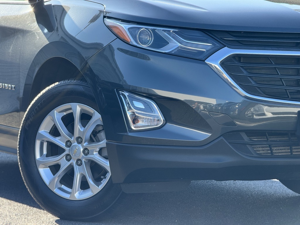 2020 Chevrolet Equinox LT photo 2