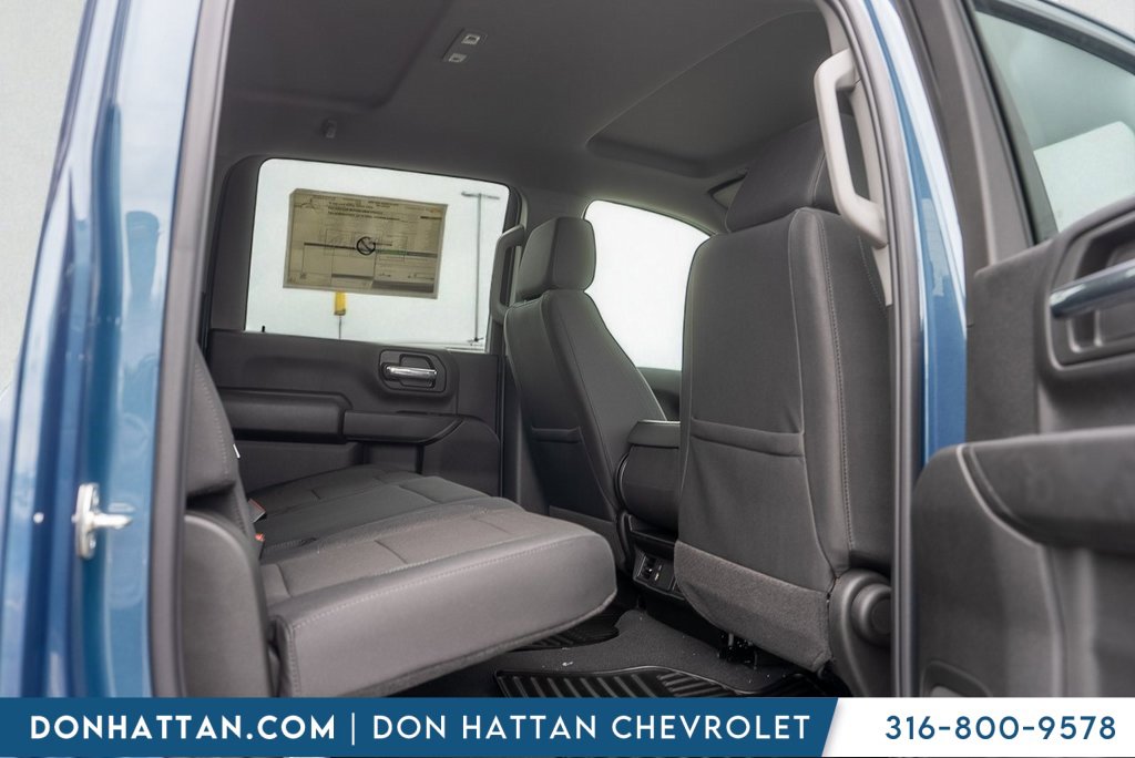 2025 Chevrolet Silverado 2500HD Custom photo 21