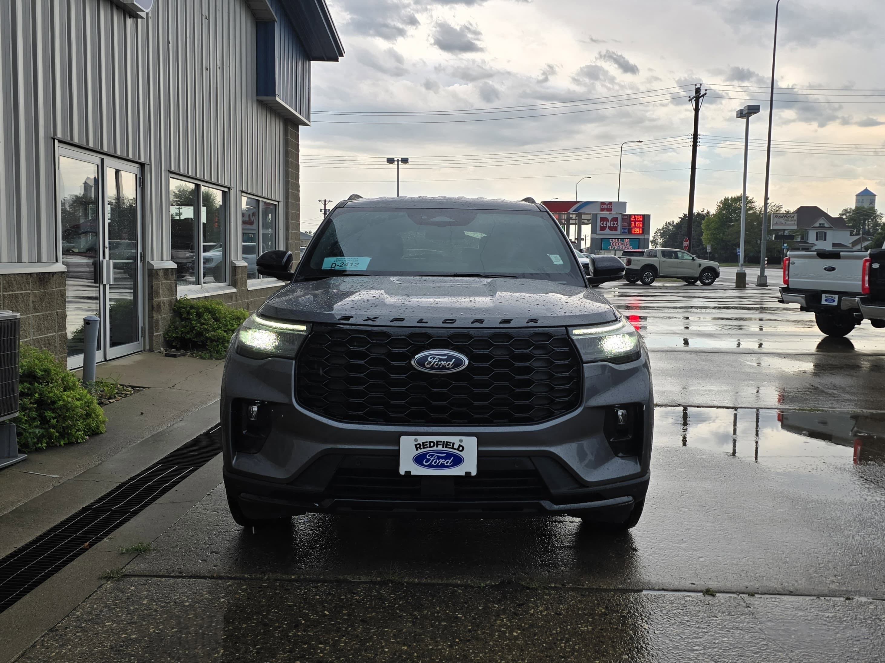 2025 Ford Explorer ST-Line photo 4