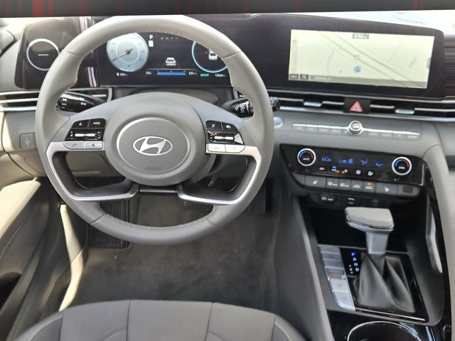 2024 Hyundai Elantra SEL Convenience photo 24