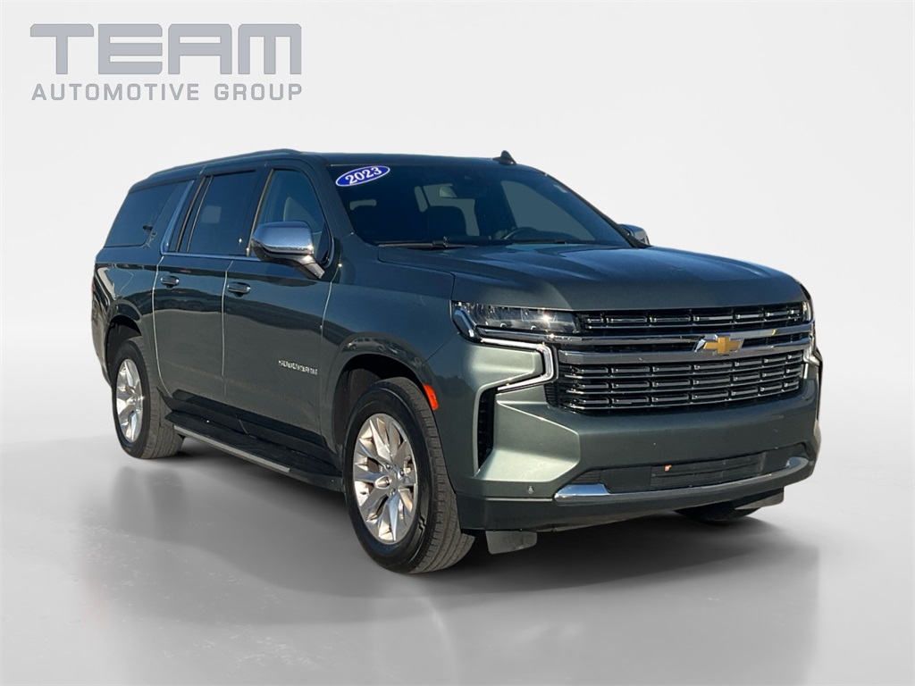 2023 Chevrolet Suburban Premier's photo