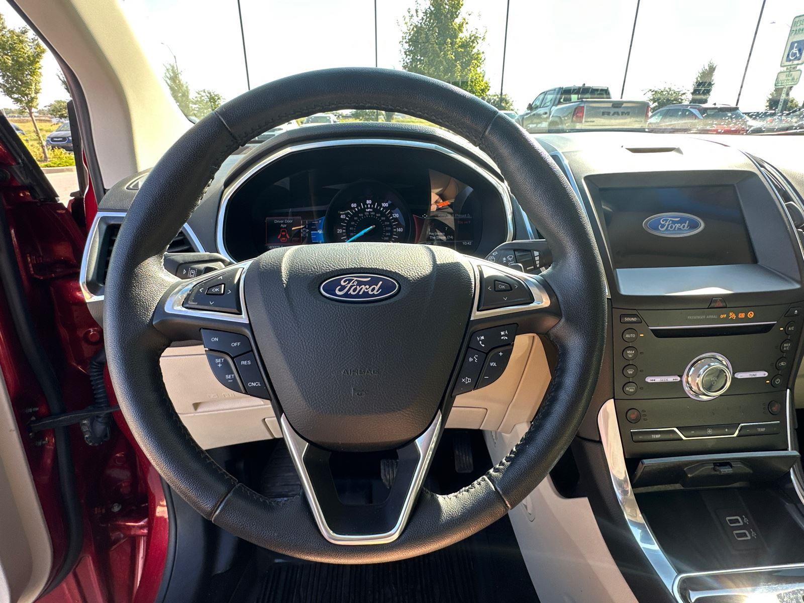 2019 Ford Edge Titanium photo 13