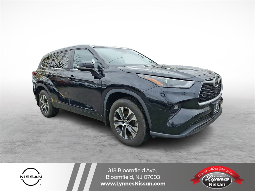 2023 Toyota Highlander XLE's photo