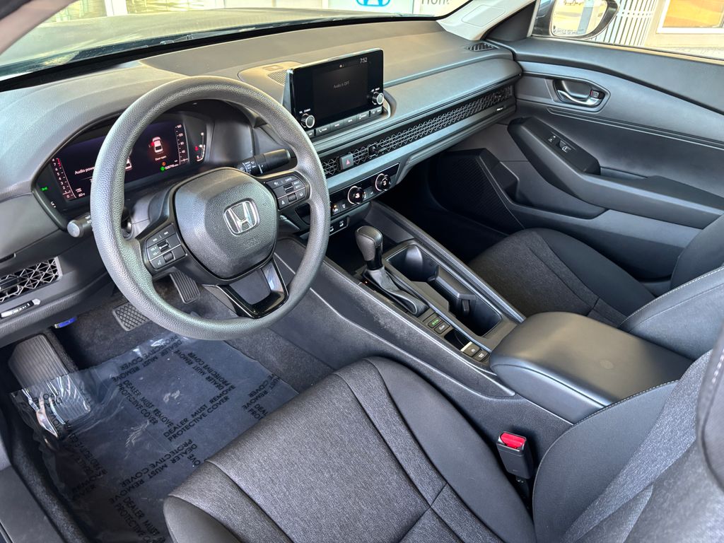 2023 Honda Accord 1.5T LX photo 4