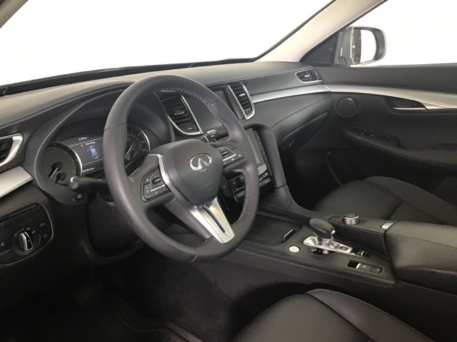 2019 Infiniti QX50 Luxe AWD photo 8