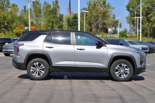 2026 Chevrolet Equinox LT photo 2