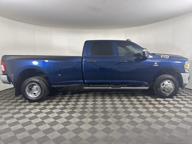 2024 Ram 3500 Tradesman photo 2