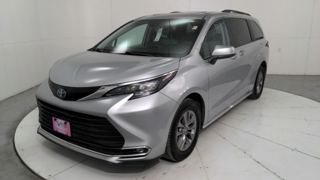Used 2024 SILVER Toyota XLE image 1