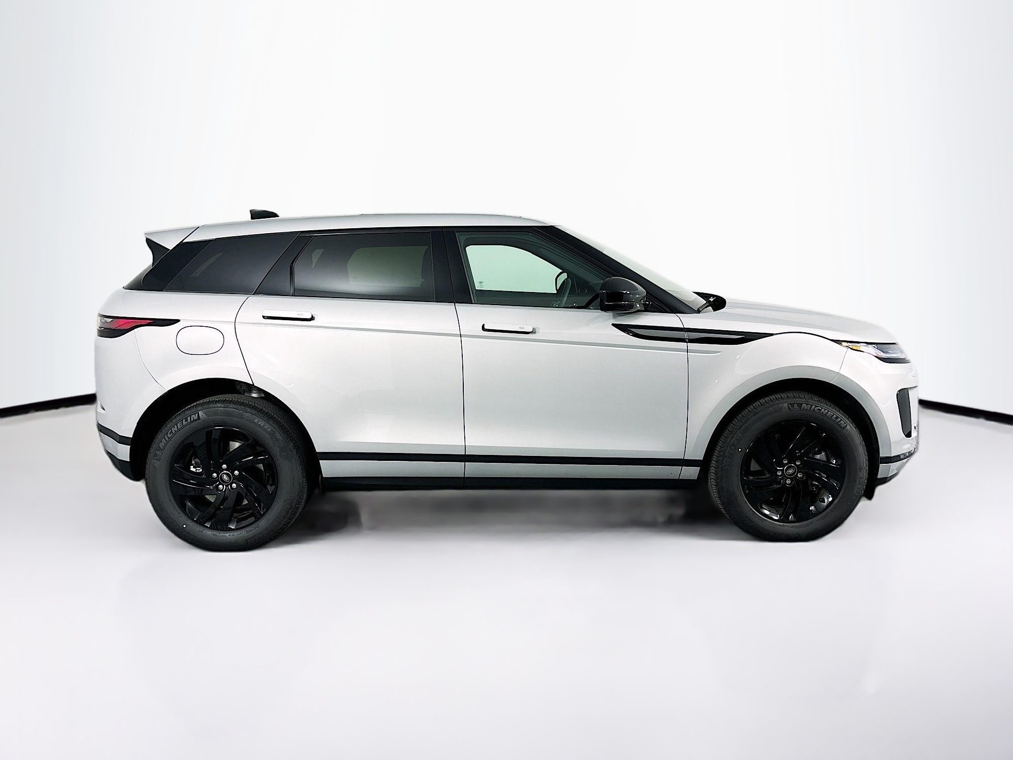 2026 Land Rover Range Rover Evoque S photo 3