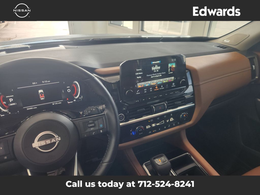 2023 Nissan Pathfinder Platinum photo 21