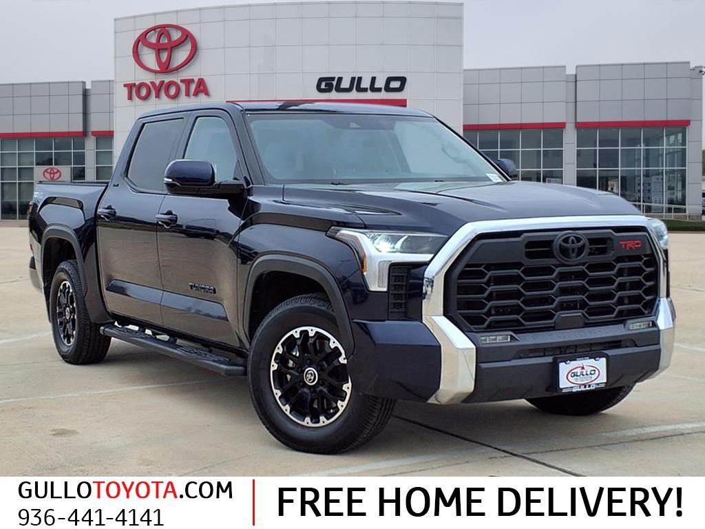 2023 Toyota Tundra SR5's photo