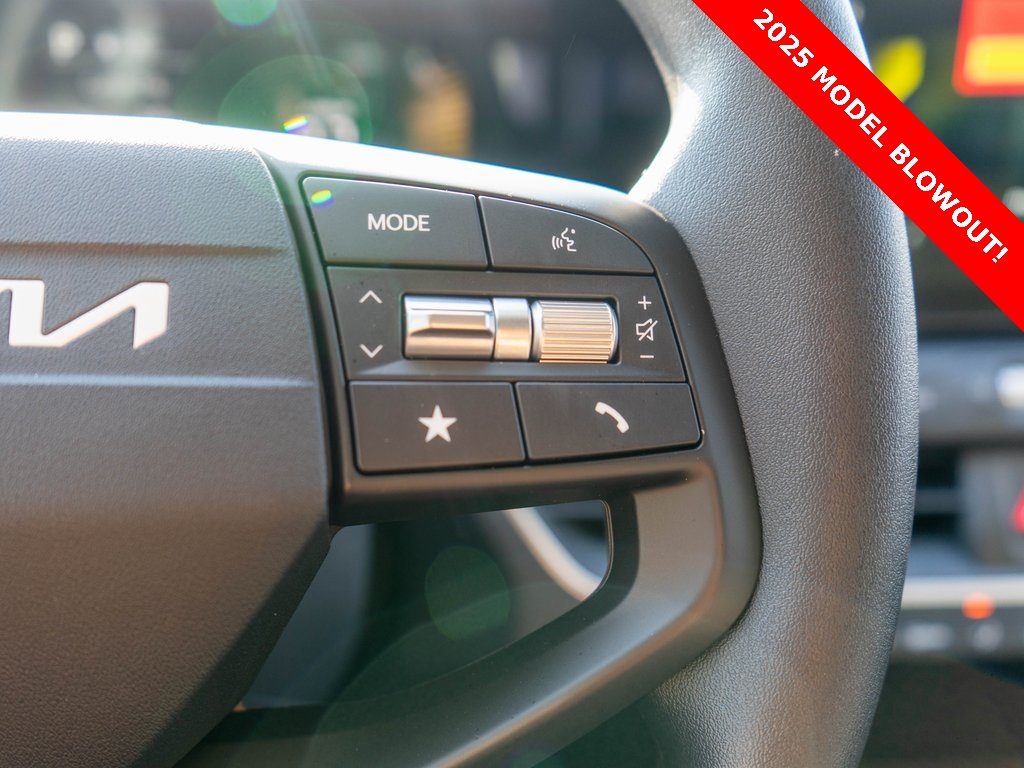 2025 Kia K4 LX photo 15