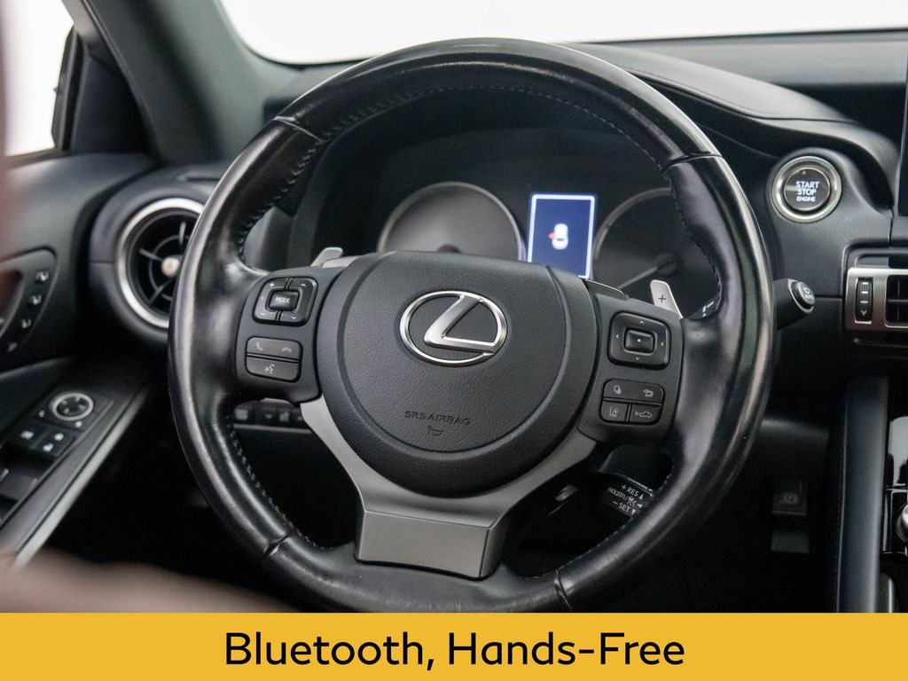 2022 Lexus IS 300 AWD photo 10