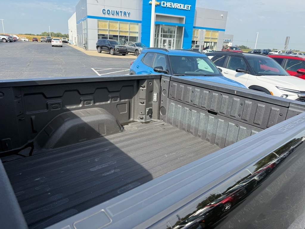2024 Chevrolet Silverado 1500 High Country photo 9