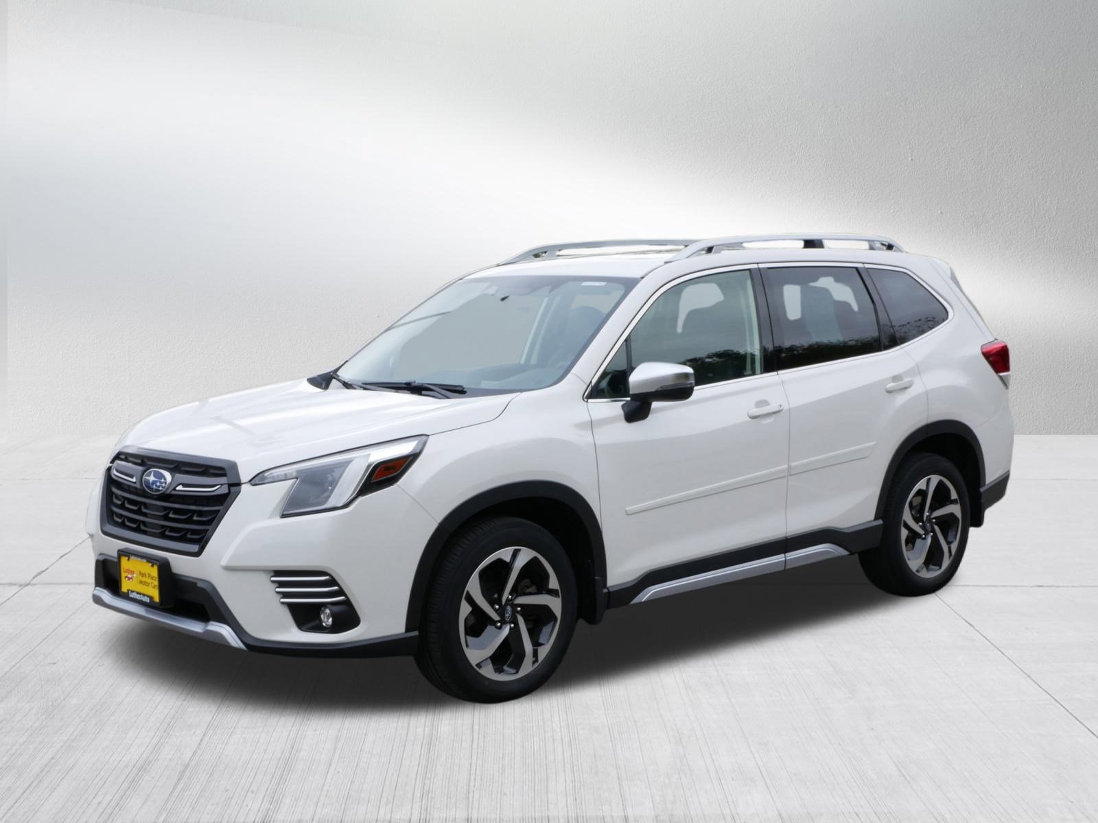 2022 Subaru Forester Touring photo 3