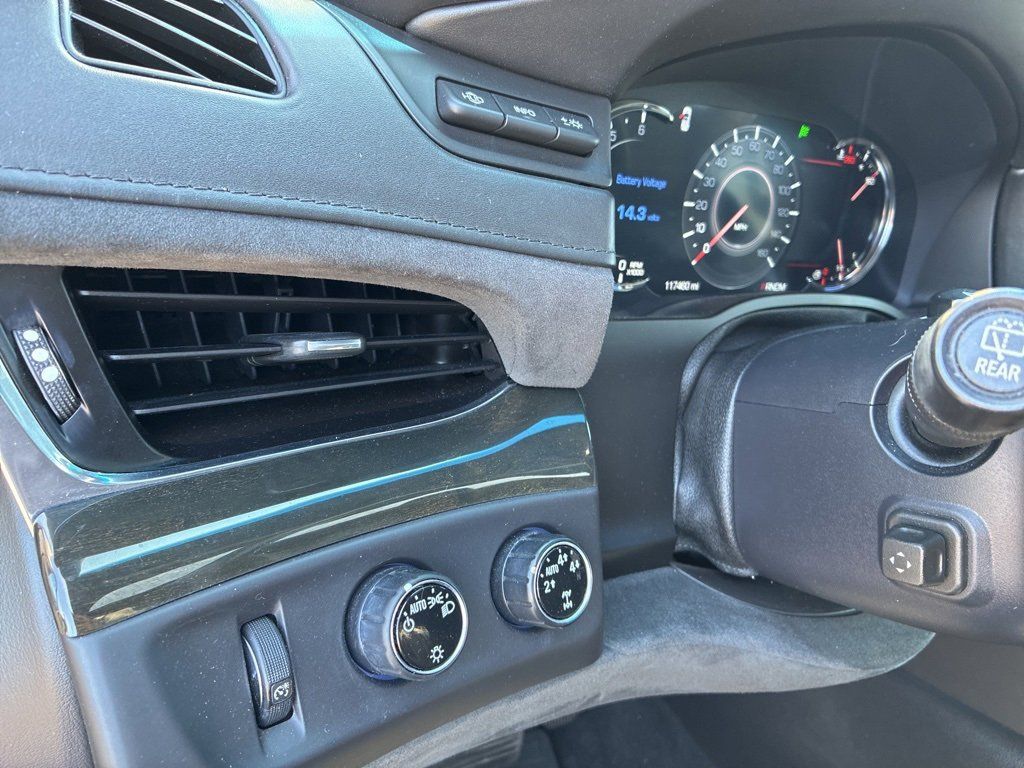 2016 Cadillac Escalade ESV Platinum photo 9