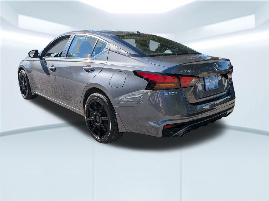 2020 Nissan Altima 2.5 SR photo 3