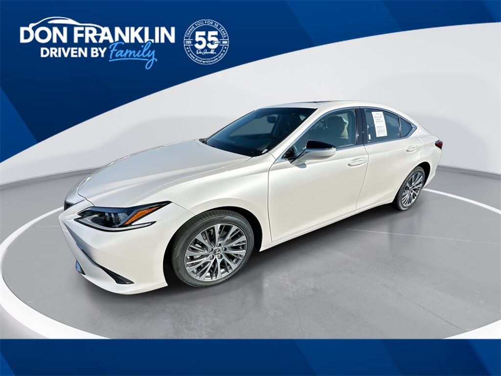 2021 Lexus ES 250's photo