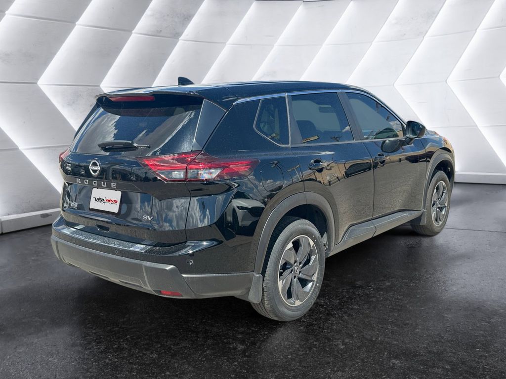 2024 Nissan Rogue SV photo 4