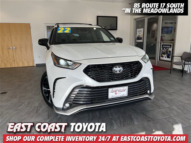 2022 Toyota Highlander XSE's photo
