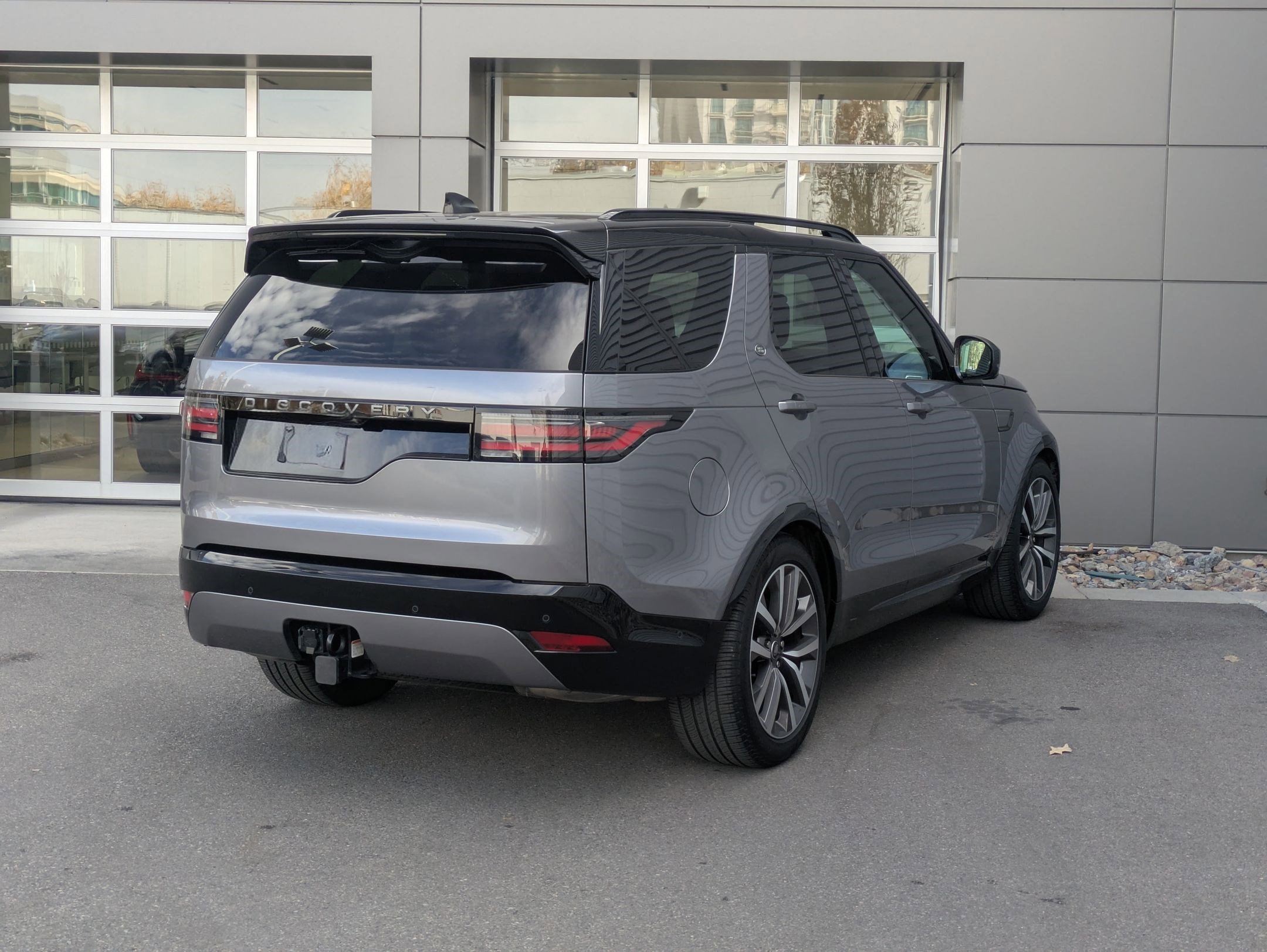 2024 Land Rover Discovery SE photo 4