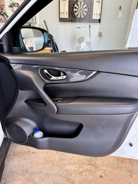 2017 Nissan Rogue SV photo 10
