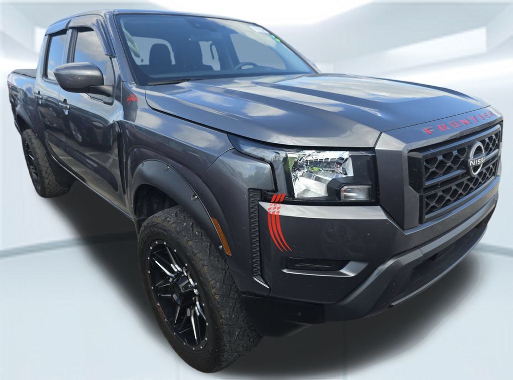 2023 Nissan Frontier SV photo 3