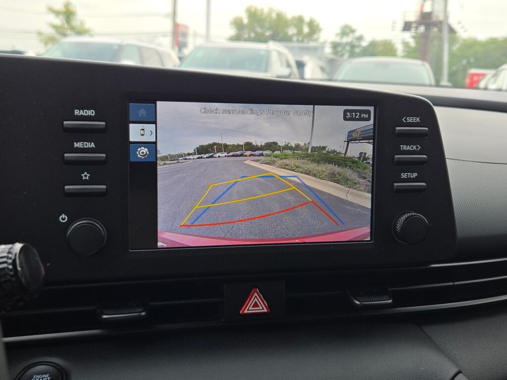 2025 Hyundai Elantra SEL Sport photo 25