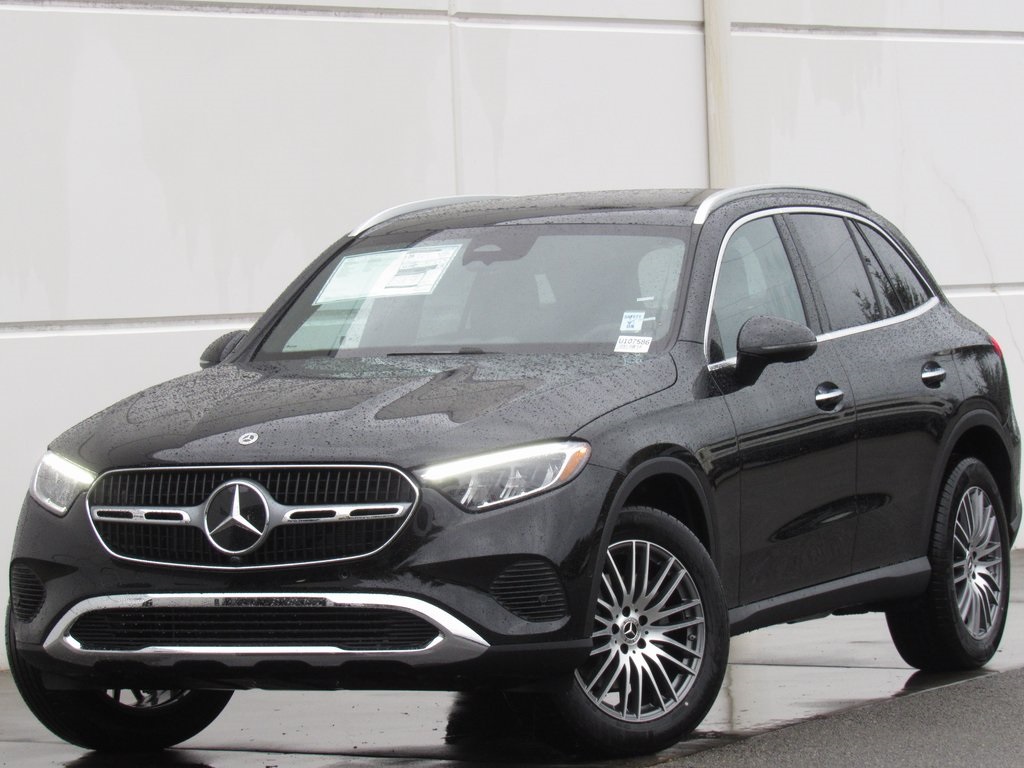 2026 Mercedes-Benz GLC Base's photo