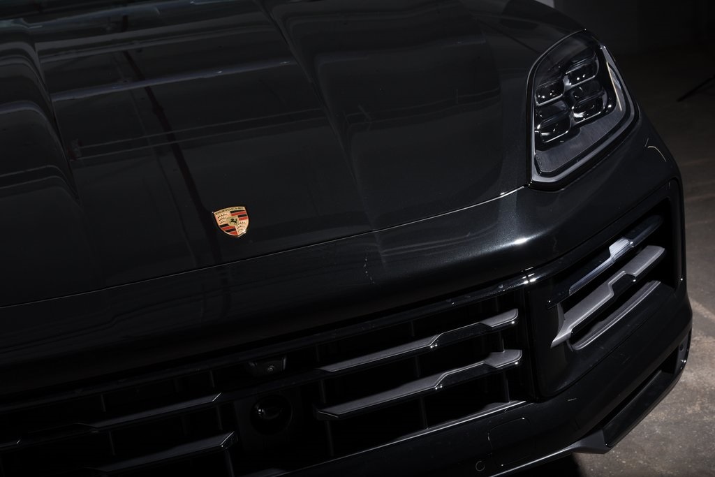 2025 Porsche Cayenne Coupe photo 11