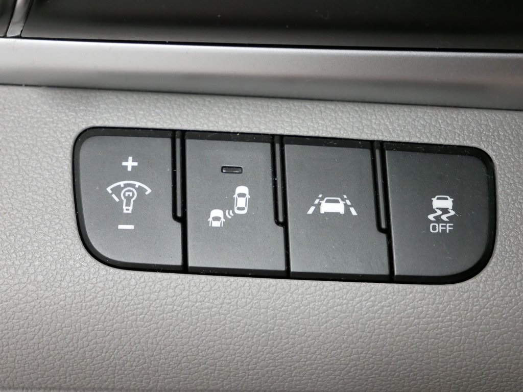 2020 Hyundai Elantra Value Edition photo 21