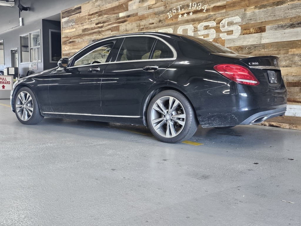2016 Mercedes Benz C 300 photo 4