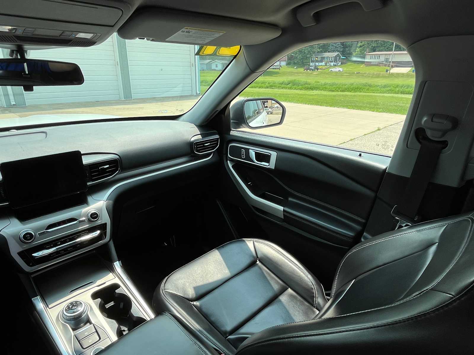 2021 Ford Explorer XLT photo 17