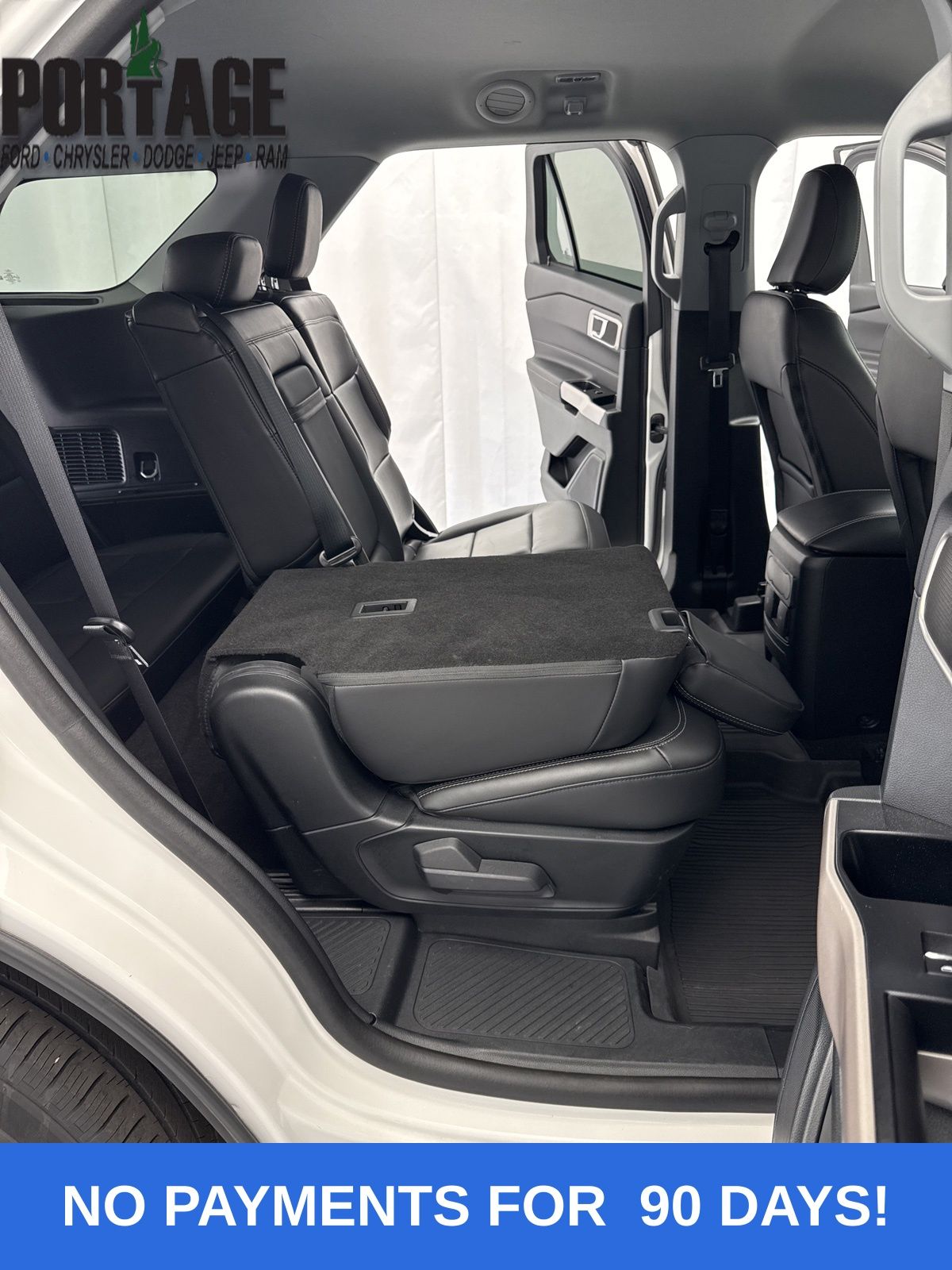 2023 Ford Explorer XLT photo 25