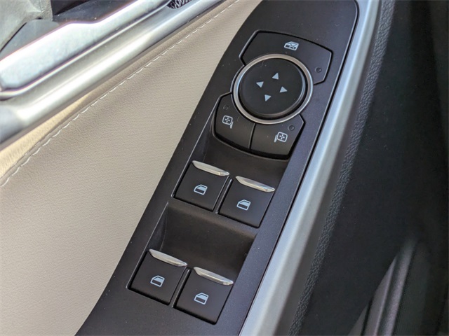 2023 Ford Explorer XLT photo 23