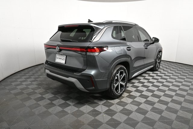 2026 Volkswagen Tiguan SE photo 3