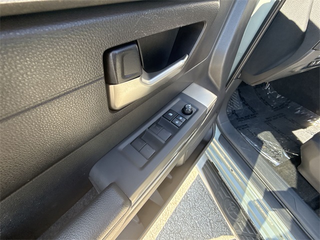2022 Toyota Tundra SR5 CrewMax photo 13