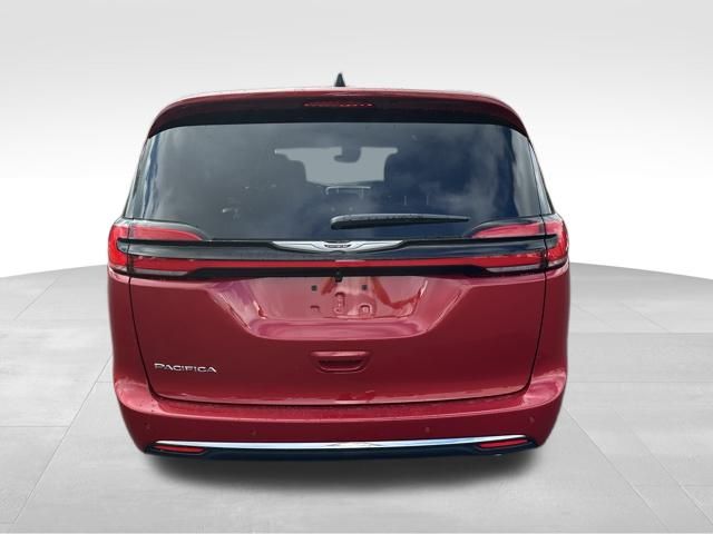 2026 Chrysler Pacifica photo 5
