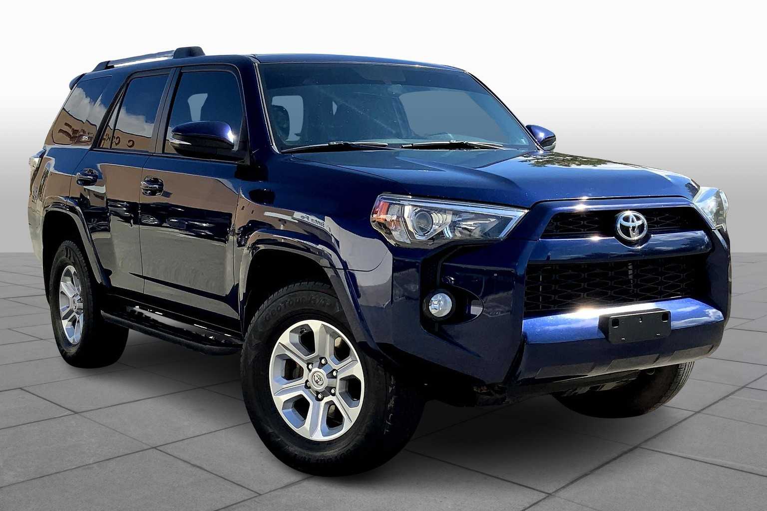 2019 Toyota 4Runner SR5 photo 2