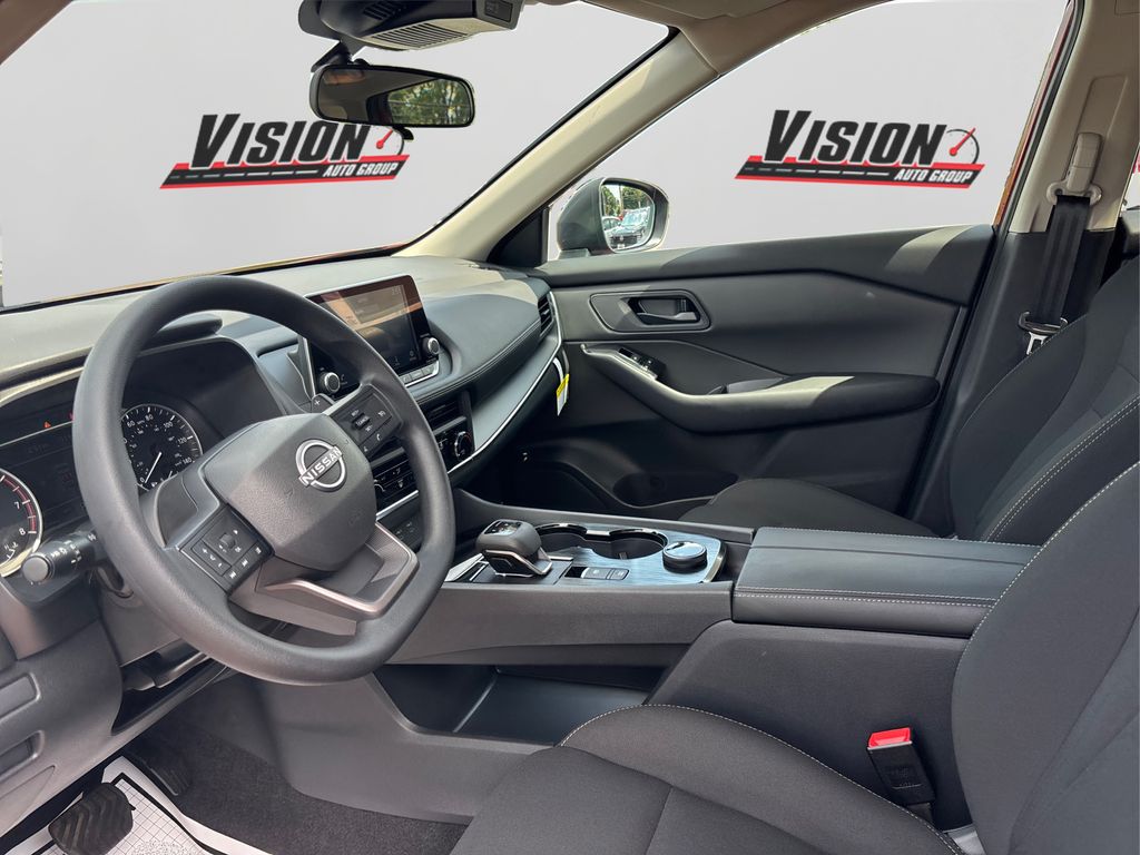 2025 Nissan Rogue S photo 9